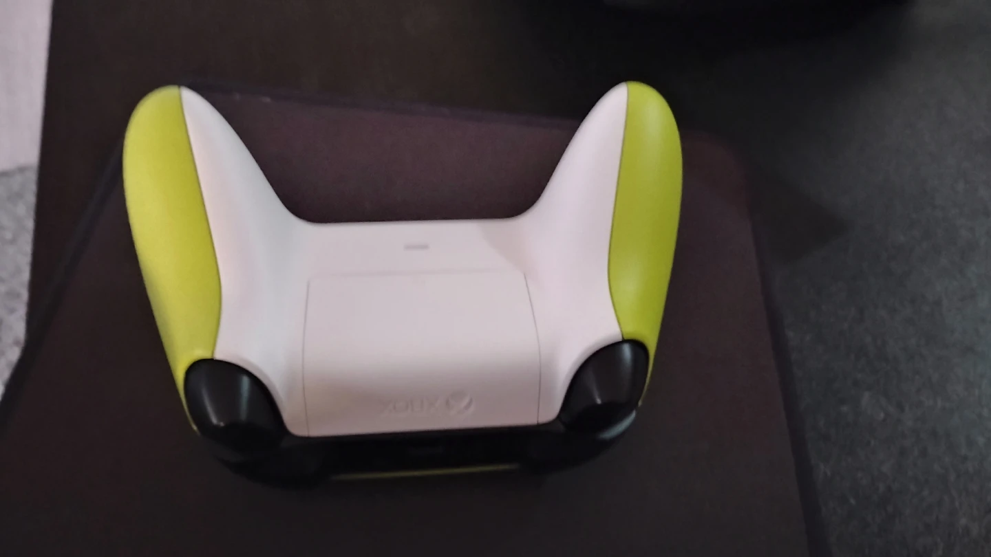 Xbox Wireless Controller - Electric Volt - photo 2