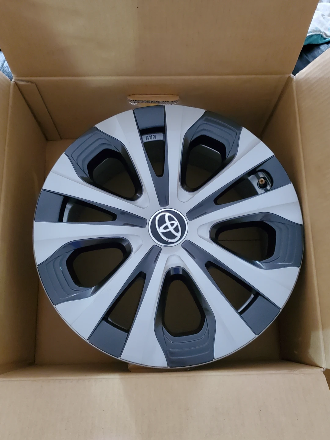 Set of 4 Genuine Toyota 15-inch Alloy Wheels corolla