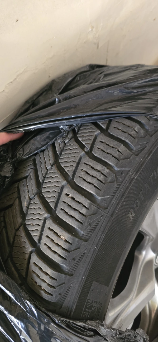 Toyota Wheels with Michelin Winter Tires 225/65R17 - photo 2