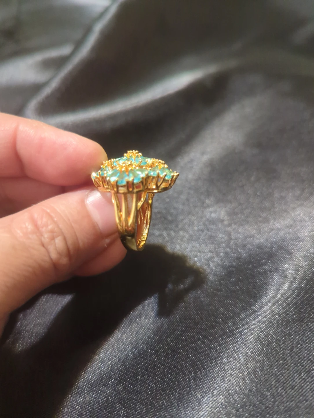 Gold-tone floral cocktail ring with blue stones - photo 3