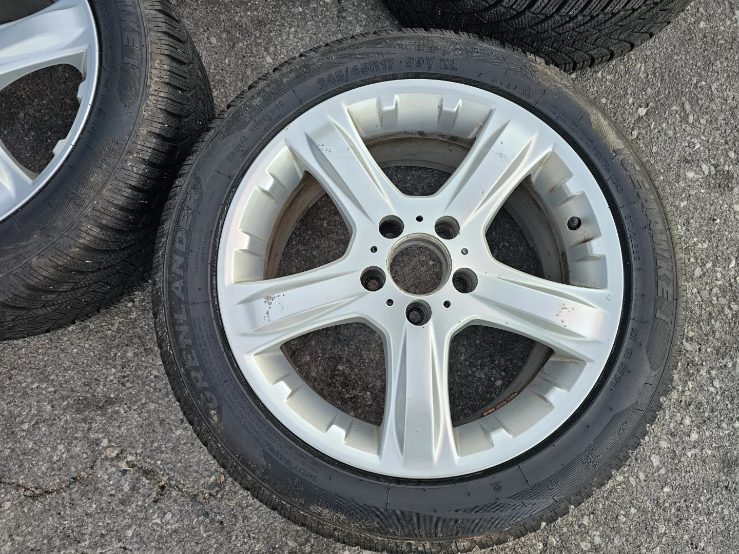 MERCEDES BENZ C-CLASS WINTER TIRES ON RIMS 245/45 R17 - photo 2