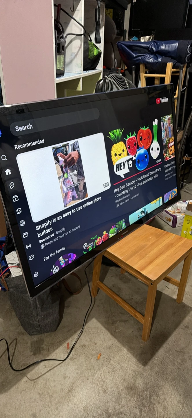 Panasonic Smart TV 55 inches with Roku - photo 4