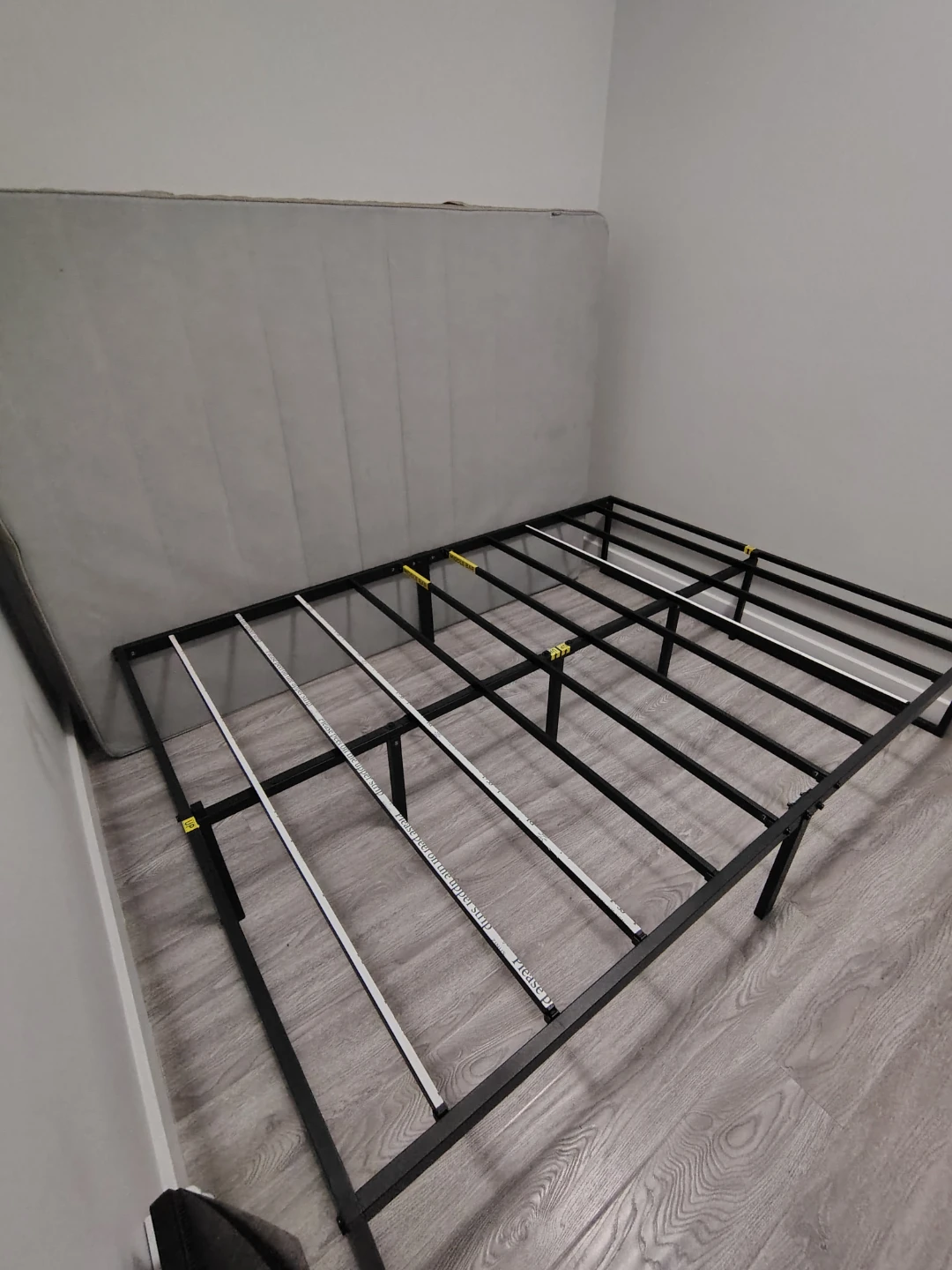 IKEA Haugesund Mattress with Metal Frame - photo 3