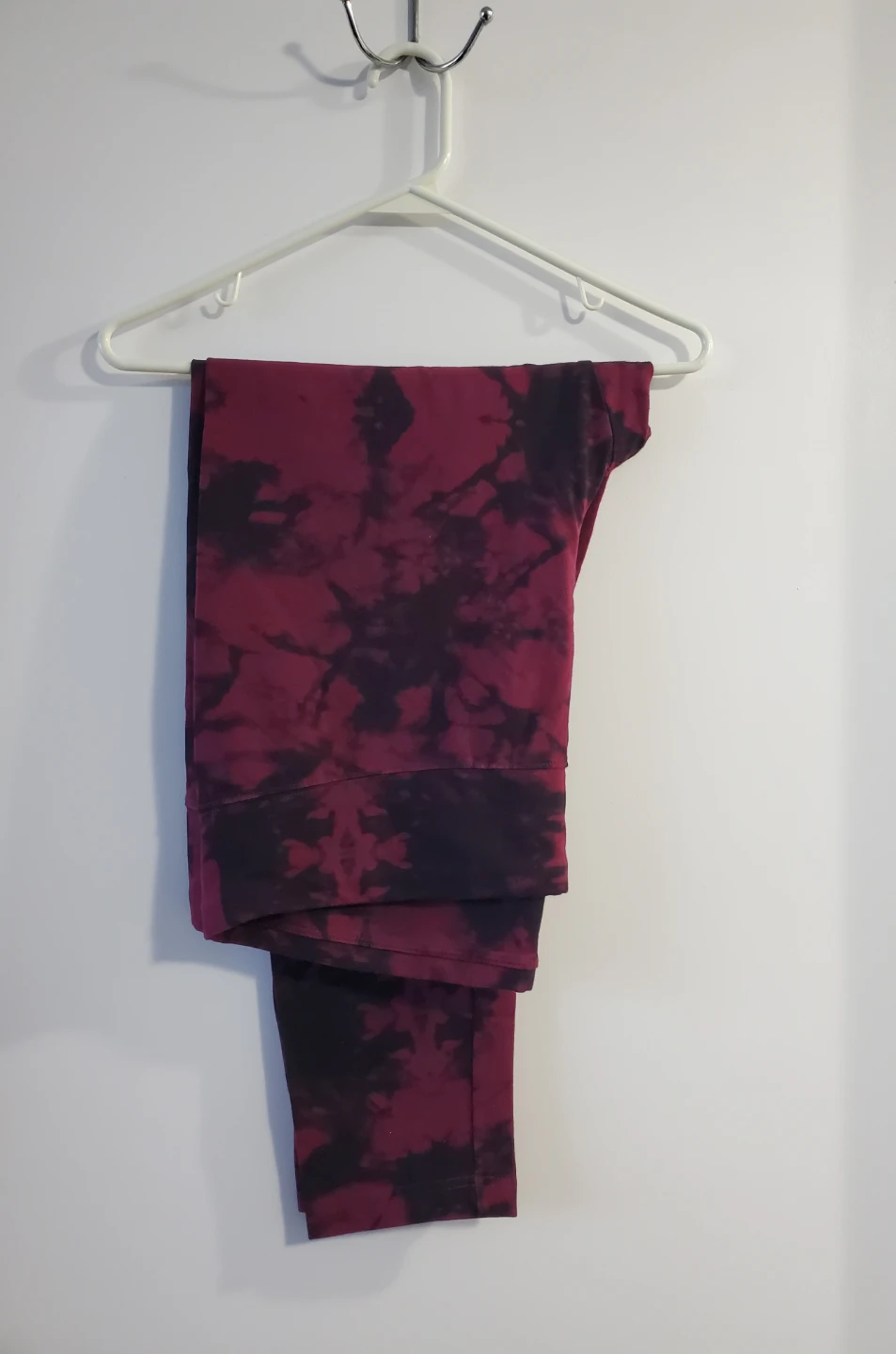 [$3 PLUS SIZE BUNDLE]:Tie-Dye Athletic Leggings & Shorts - photo 2