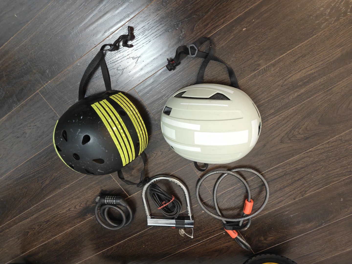 Ninebot G30P Max Electric Scooter with 2 Helmets and Locks - photo 2