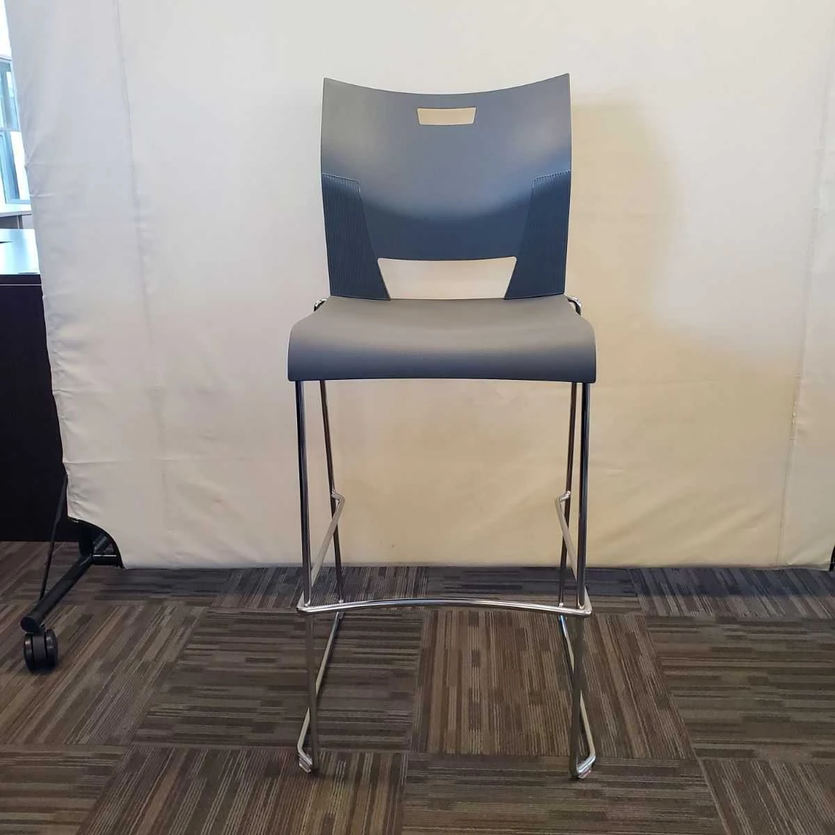 Bar height chairs - photo 2
