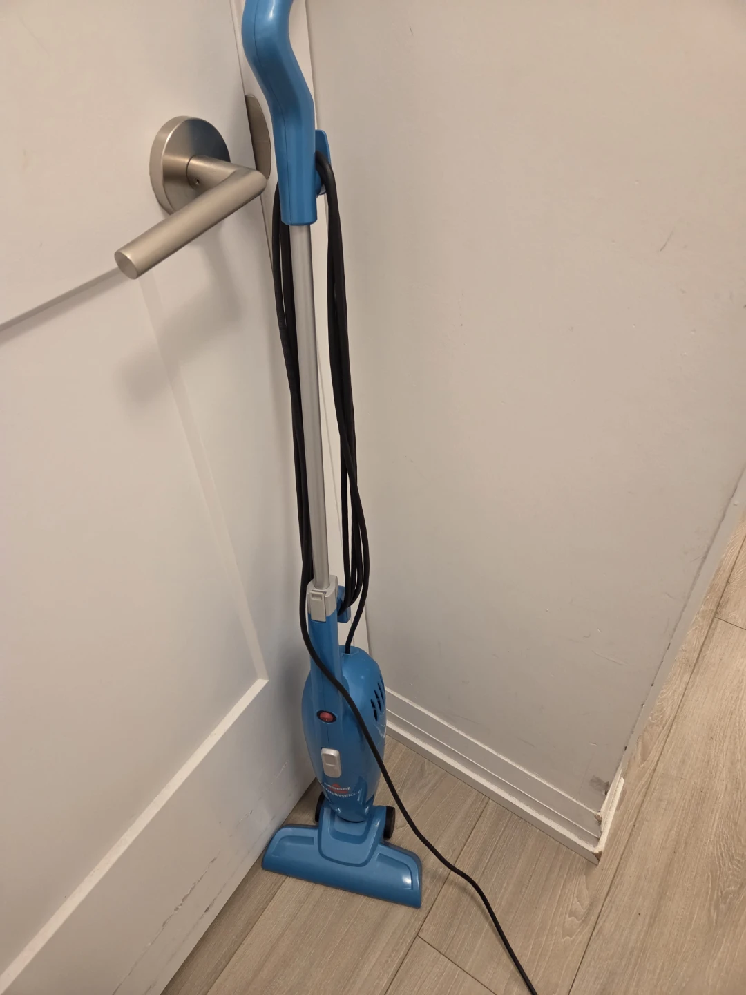 Bissell Featherweight Stick Vacuum - photo 5