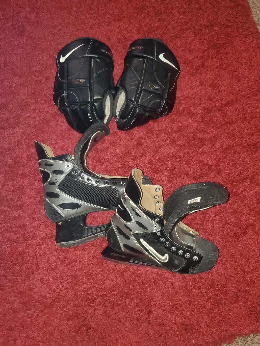 Vintage Nike Skates and Gloves Set