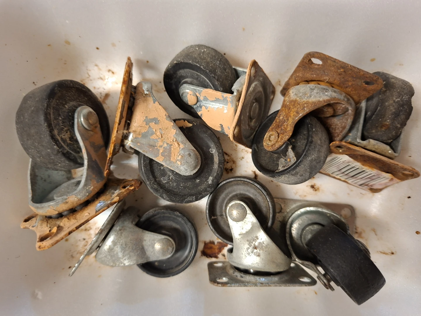 Lot of 7 metal swivel casters