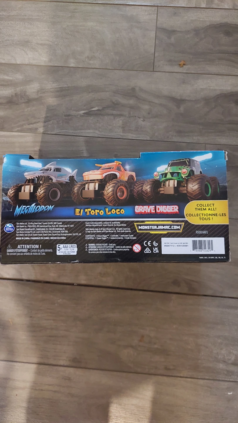 Monster Jam Grave Digger RC Truck - photo 3