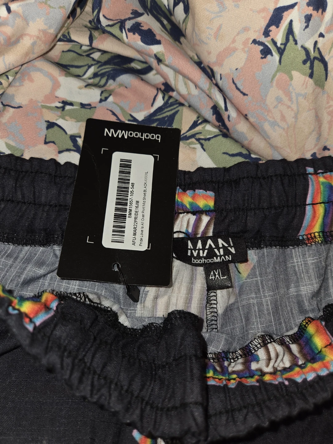 BoohooMAN 'Love Is Love' Graphic Shorts in a Men's 4XL - photo 2