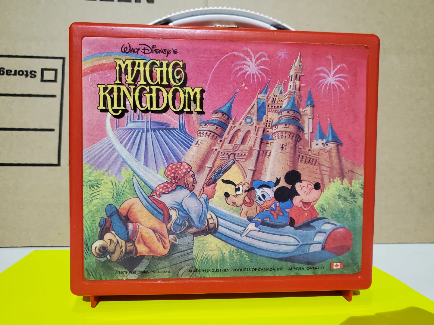 Vintage Red Lunchbox [1979 Disney.🇨🇦]