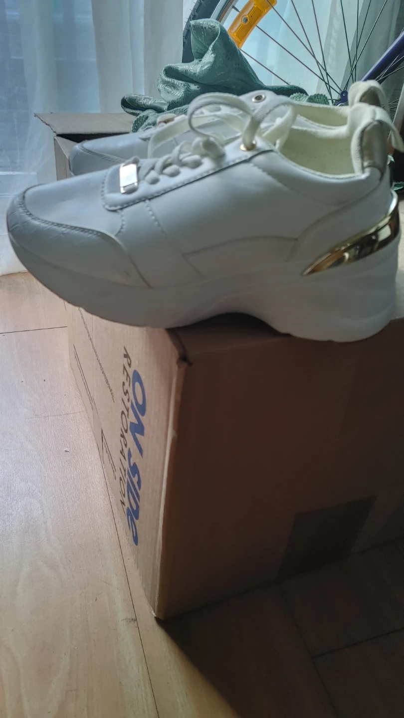 Ardene White Comfort Foam Sneakers