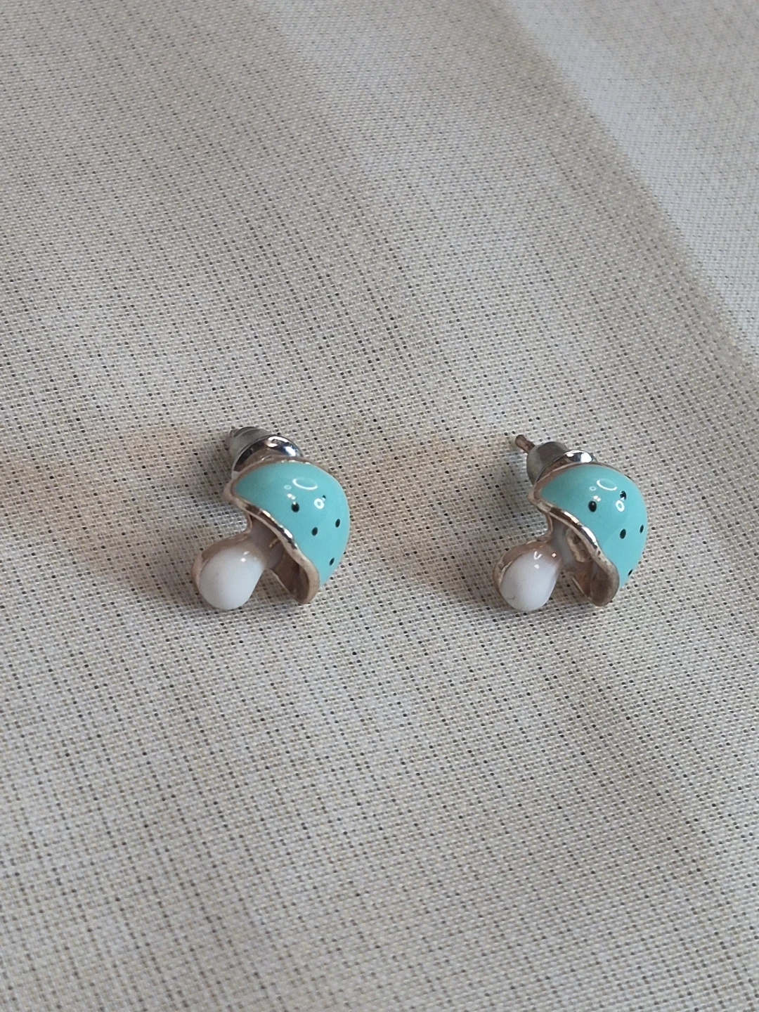 So Cute Mushroom Fashion Earrings Brand New without Tags - photo 2