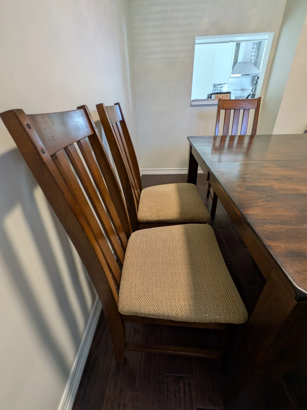 Solid Wood Dining Table and 6 Chairs - photo 4