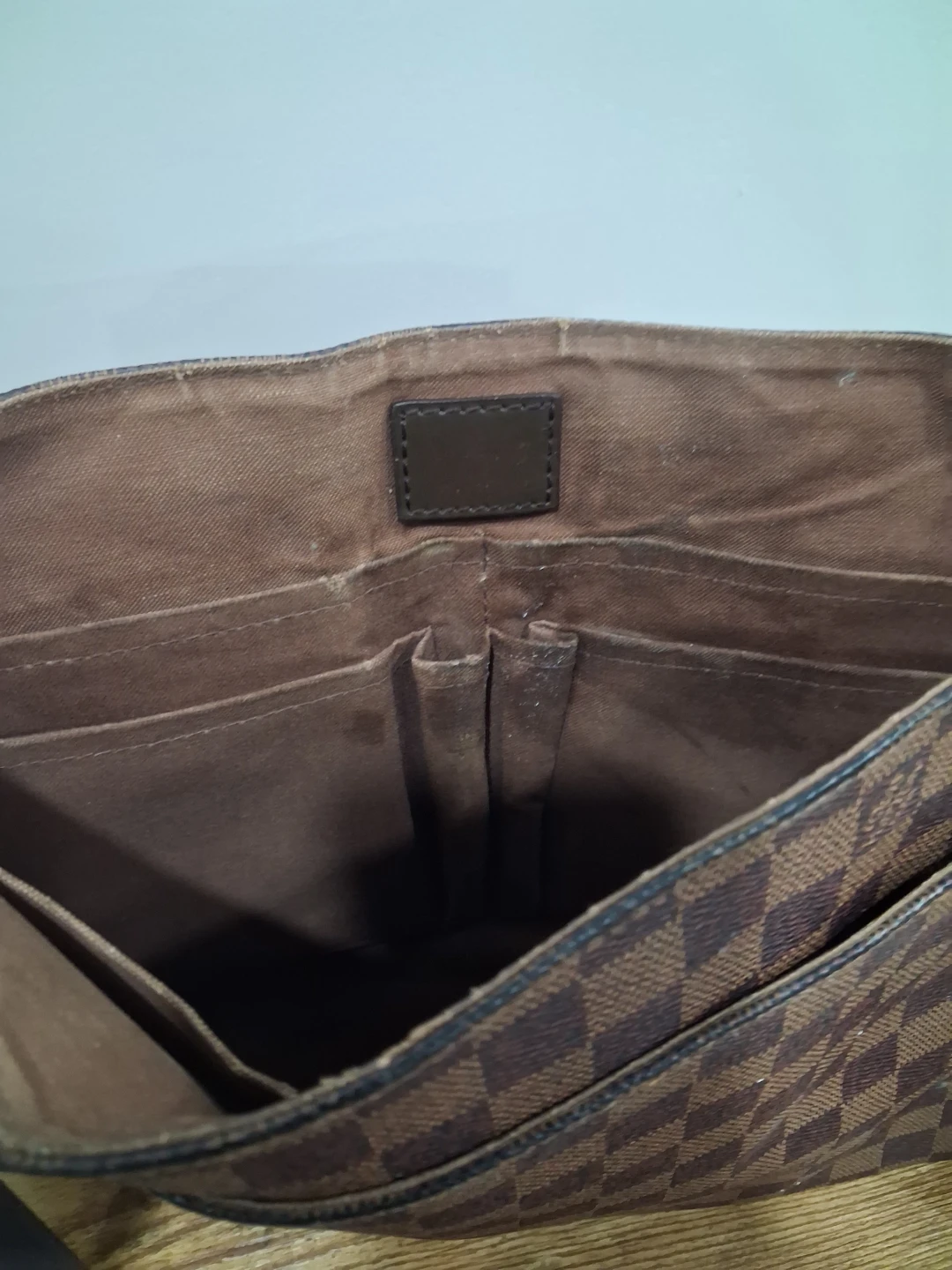 Louis Vuitton Damier Ebene Messenger Bag - photo 4