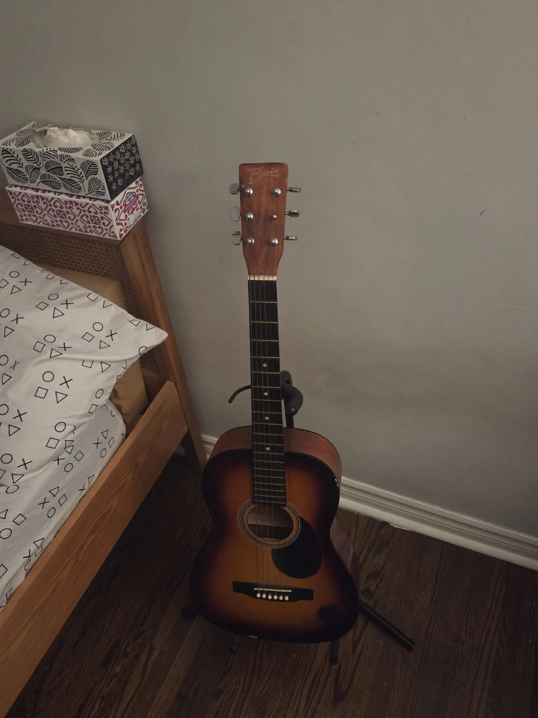 Acoustic Guitar - photo 2