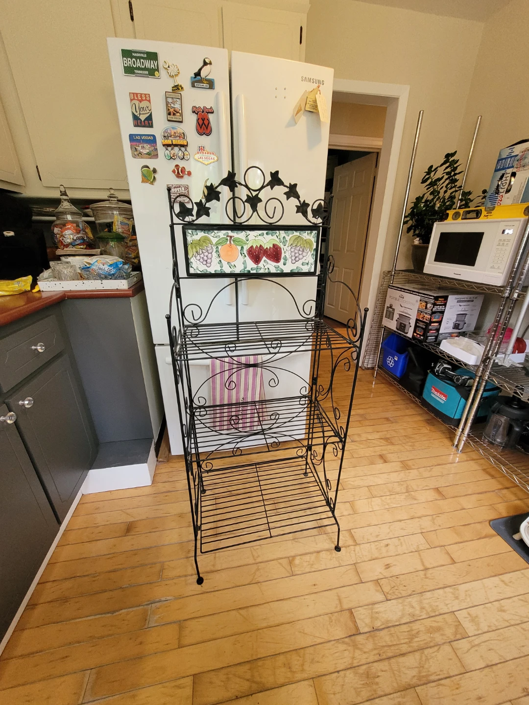 Wrought Iron Kitchen Bakers Rack with Fruit Tile - photo 3