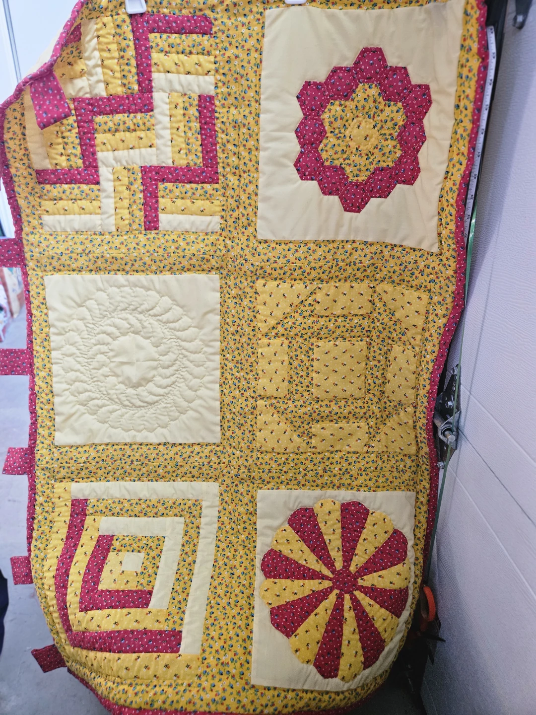 Handmade Floral Patchwork Quilt/wall decor - photo 2