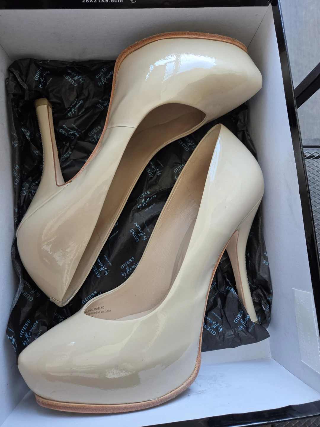 Guess by Marciano Patent Heels Size 7.5 - photo 2