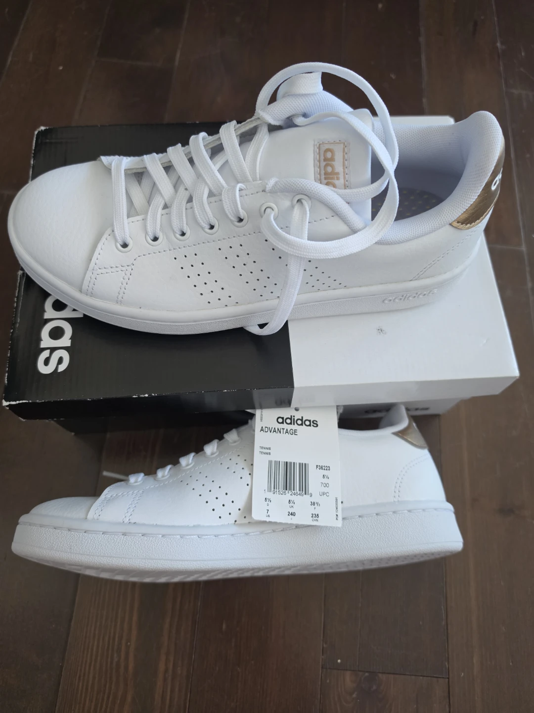 WOMENS New Adidas Advantage Sneakers White and Gold size 7