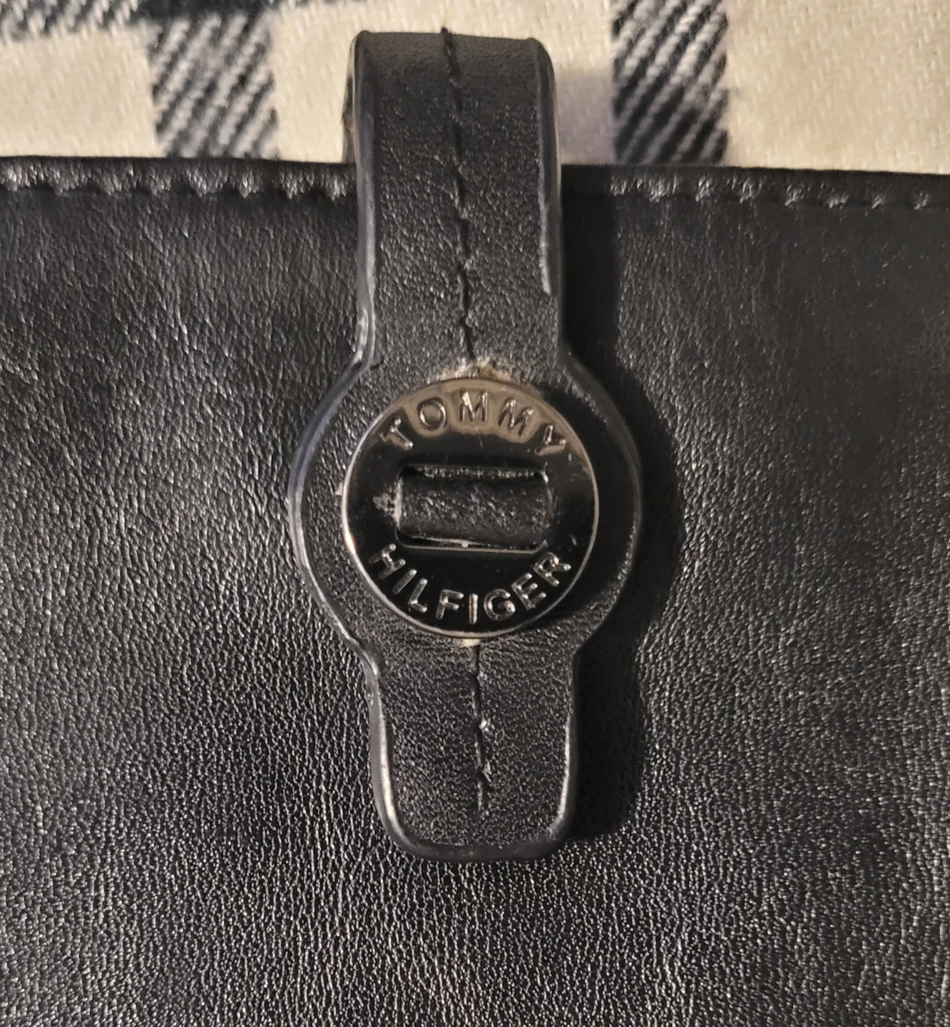 Tommy Hilfiger Convertible Crossbody Clutch - photo 2
