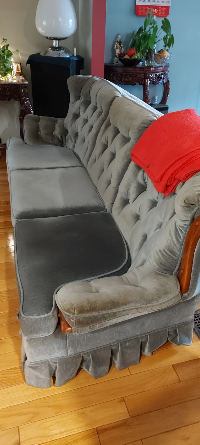 Vintage Tufted Velvet Sofa