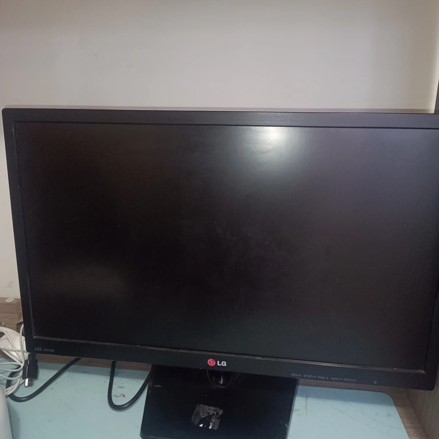 LG LED Monitor and Targus Laptop Cooling Stand