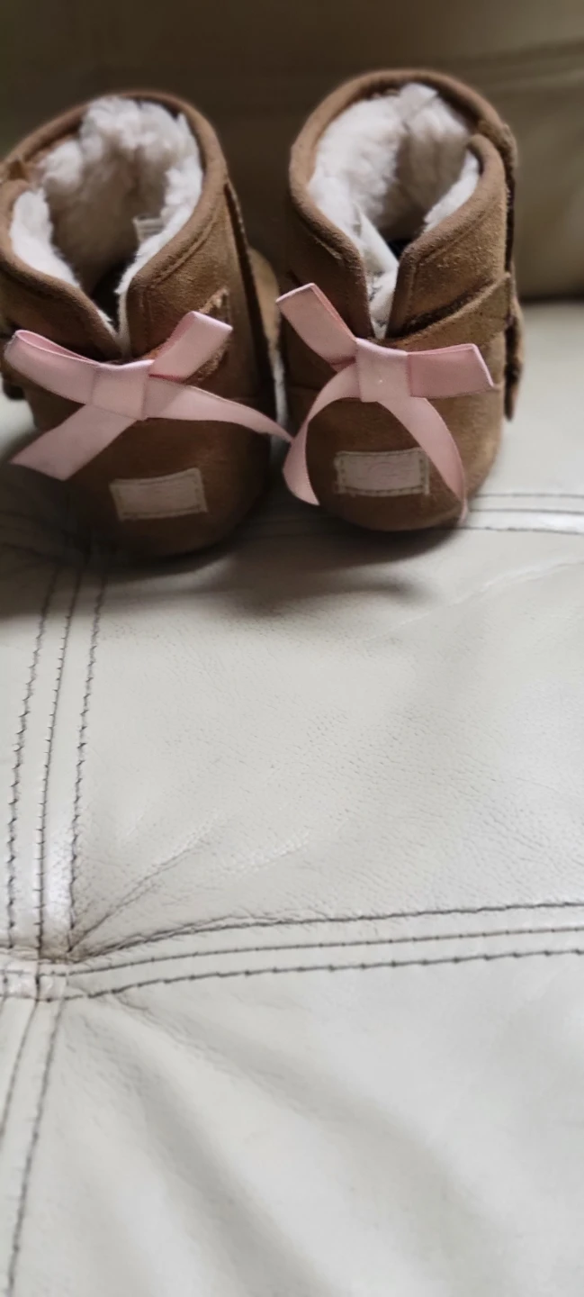UGG Toddler  bailey bow Suede Boots sz  4/5 - photo 2