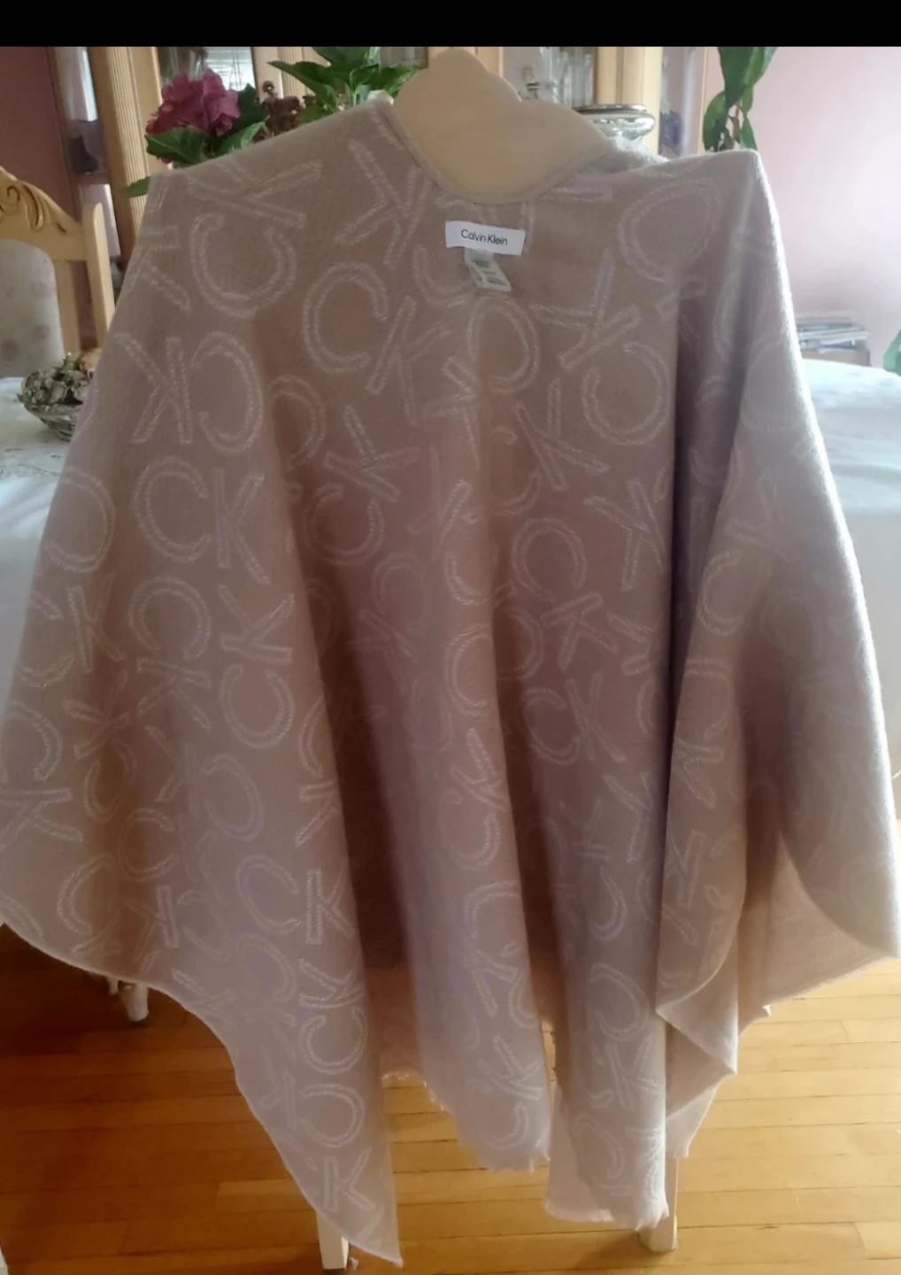 Calvin Klein Poncho - photo 2