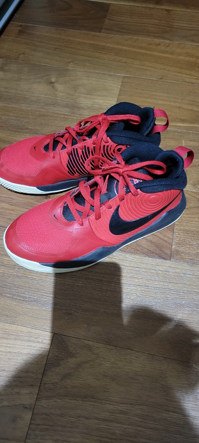 Nike basketball shoes,  size 5.5 Men - photo 2