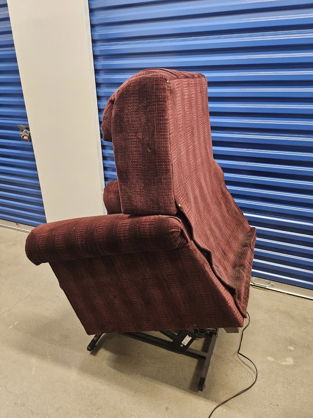 Burgundy Power Lift Recliner - photo 3