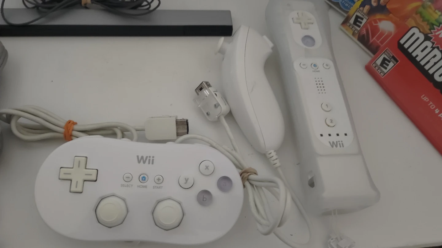 Nintendo Wii Console Bundle - photo 3