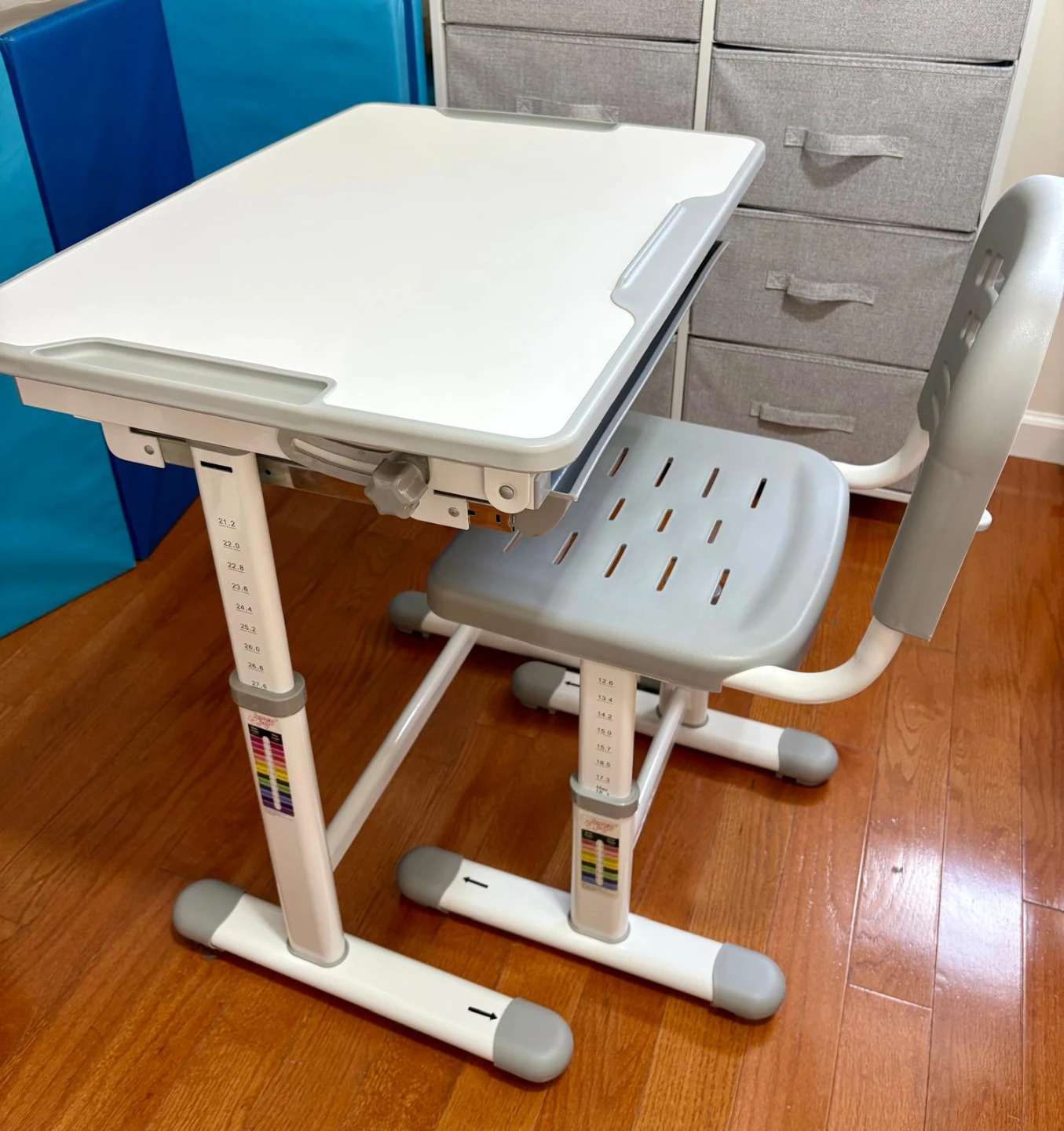Honey Joy Kids Desk and Chair Set – Height Adjustable, Gray