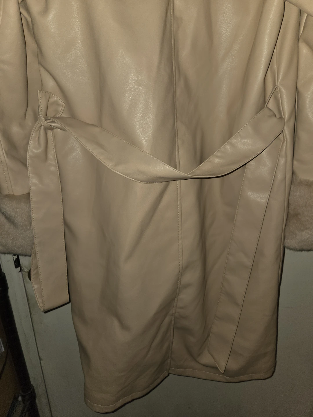 Forever 21 Butter-Cream Faux Fur & Leather Trench in a Ladies L - photo 5