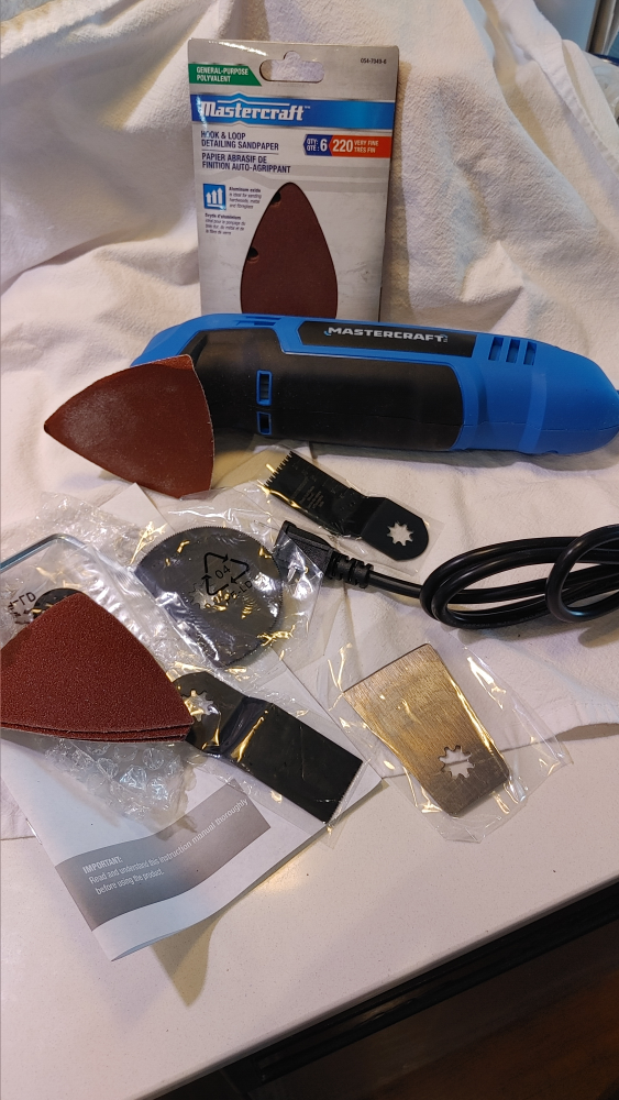 Mastercraft Oscillating Multi-Tool with 11 Accessories - photo 2