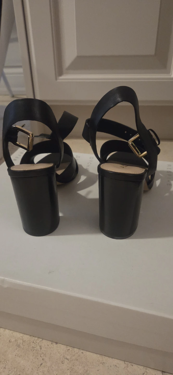 Aldo Caparosa Black Sandals Size 7.5 - photo 2