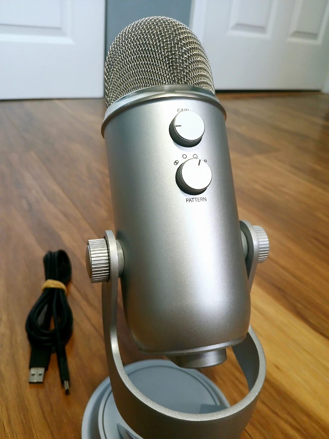 Blue Yeti USB Recording / Streaming Microphone - (WORKS) - photo 3