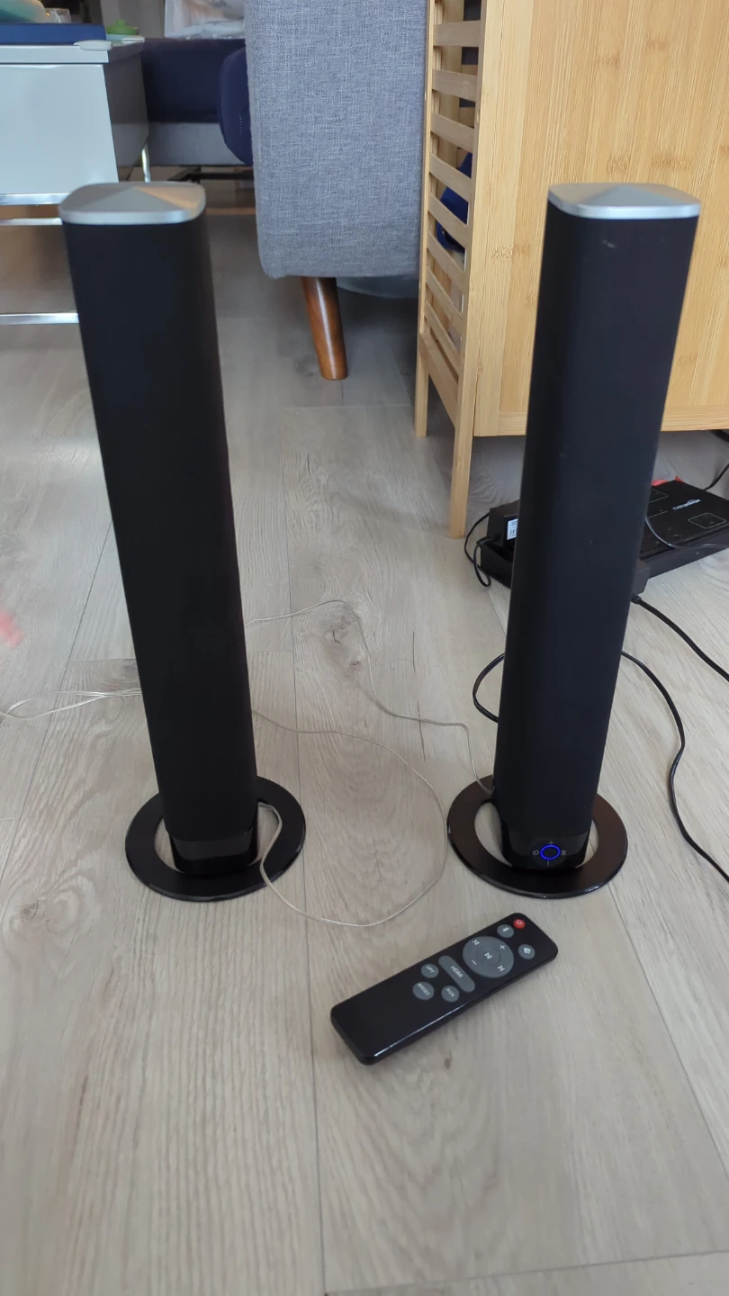 2-in-1 Detachable Soundbar Speaker System