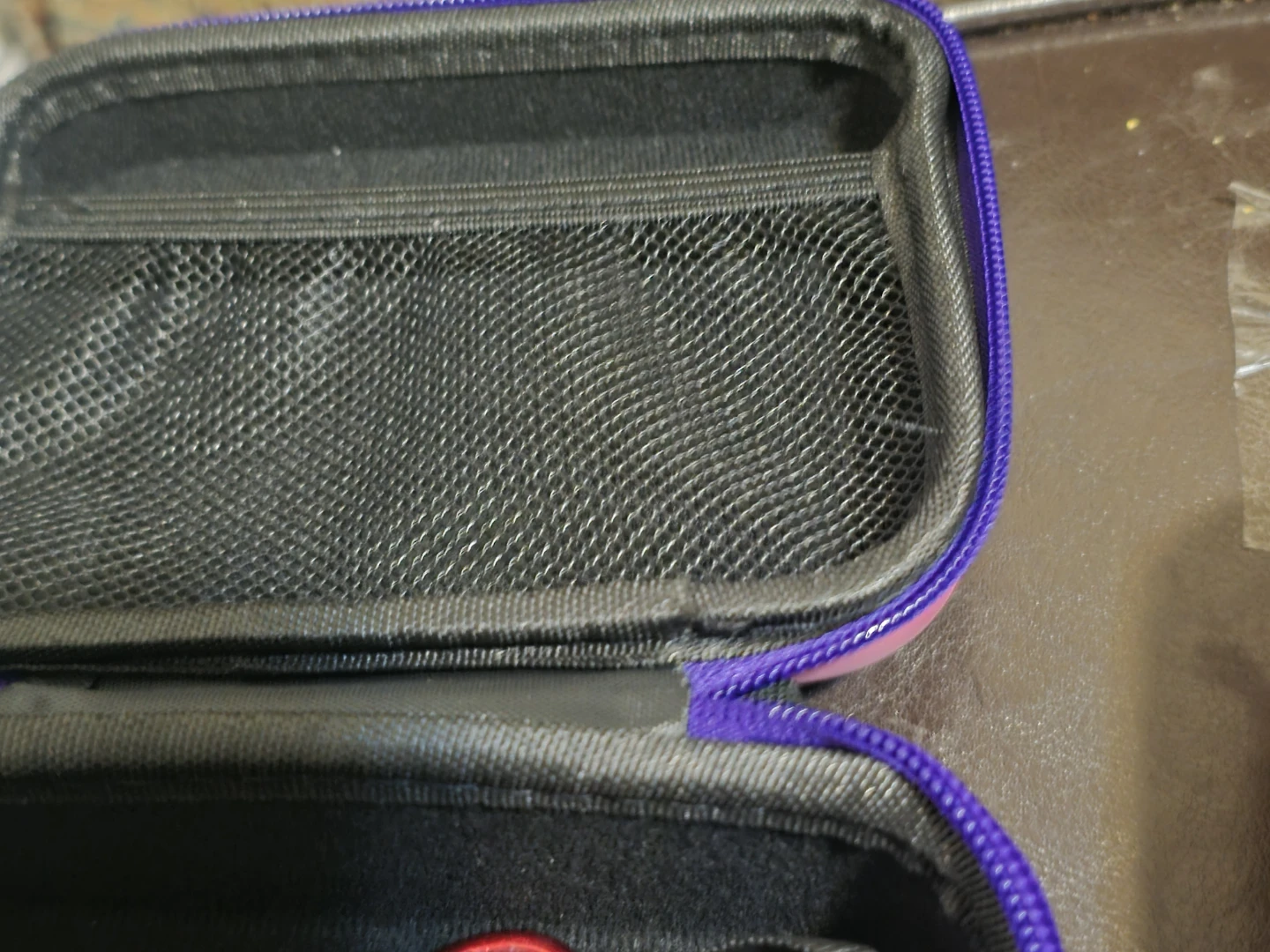 2 Pokémon Poké Ball Carrying Cases - photo 4