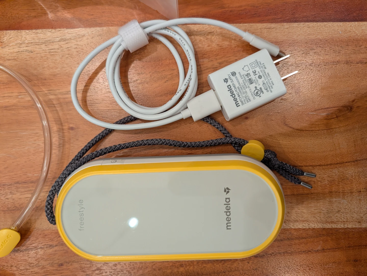 Medela Freestyle Hands-Free Pump + Extra Cup Set - photo 2