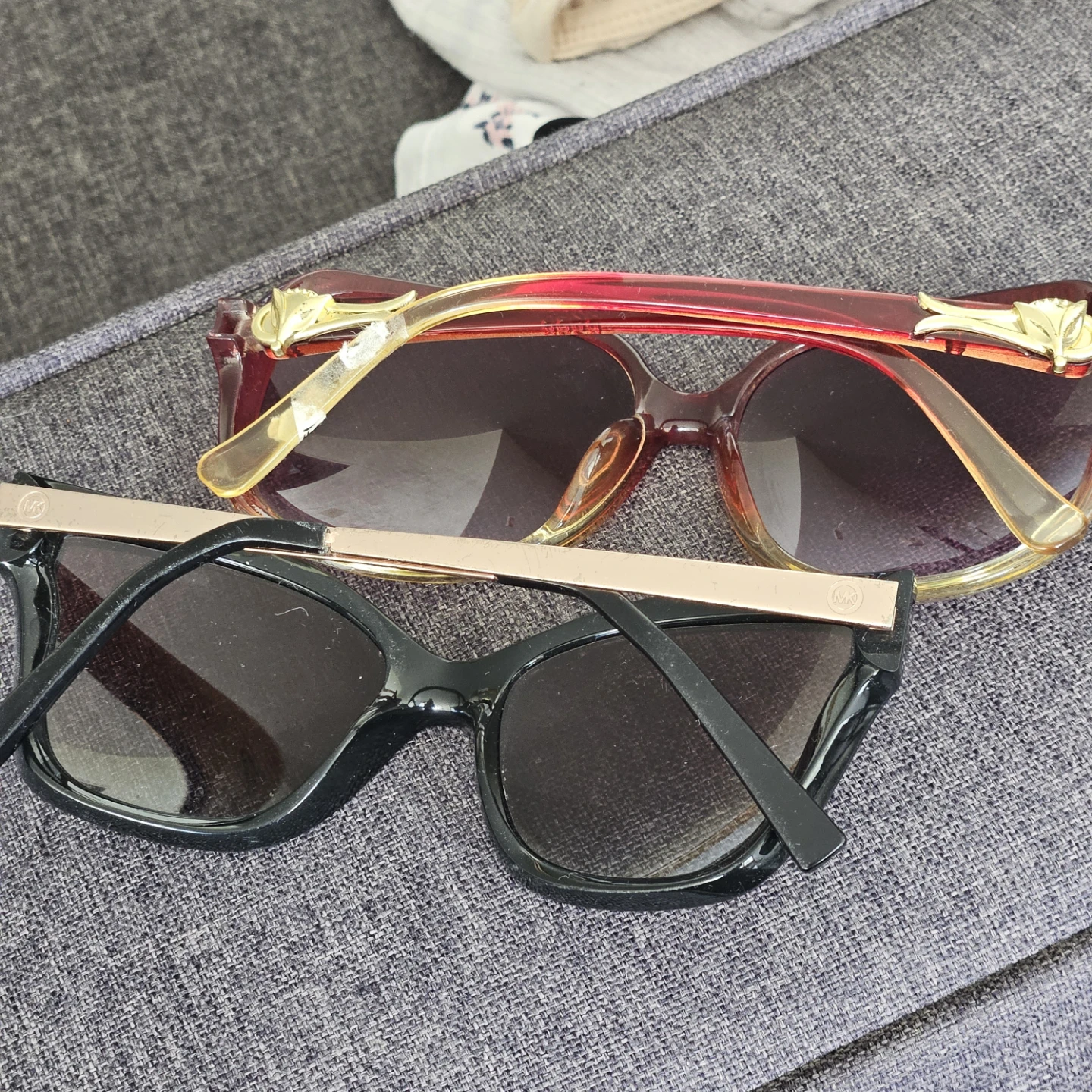 Two pairs of sunglasses - photo 2