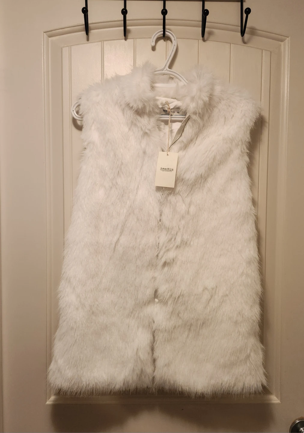 Amazhiyu white faux fur vest