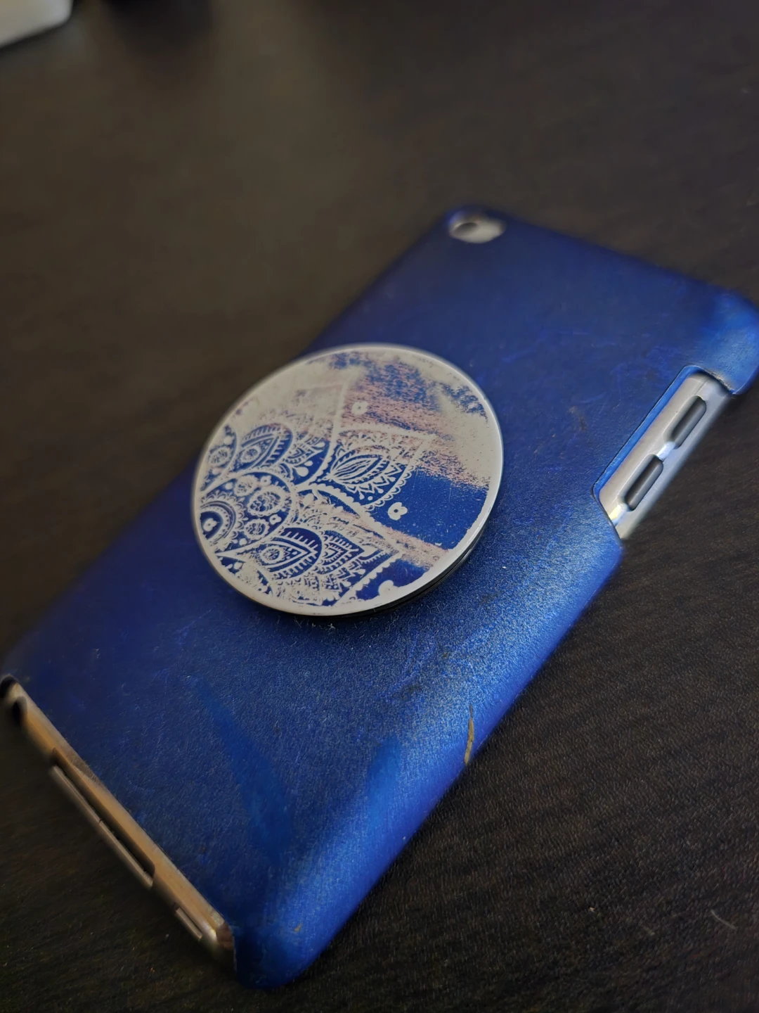 4th gen Apple iPod Touch with Case & popsocket - photo 2