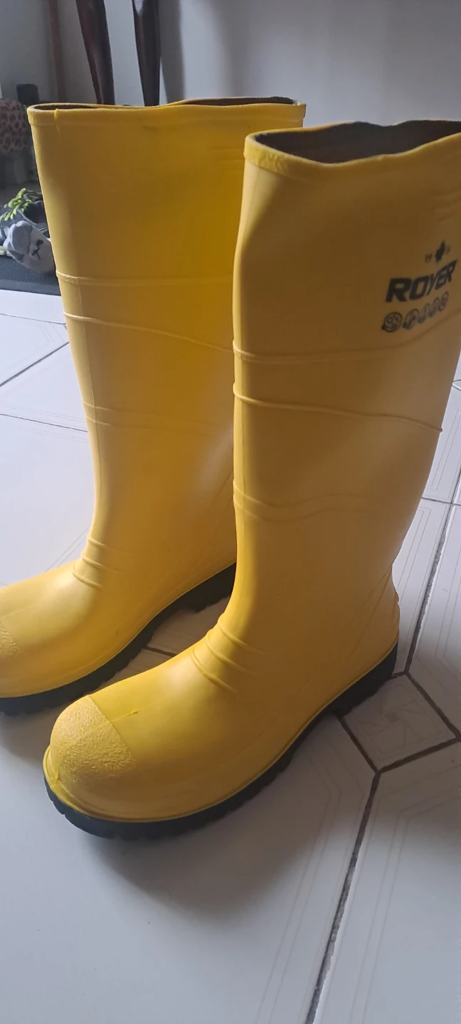 Size 10 Brand New ROYER Yellow Rubber Work Boots