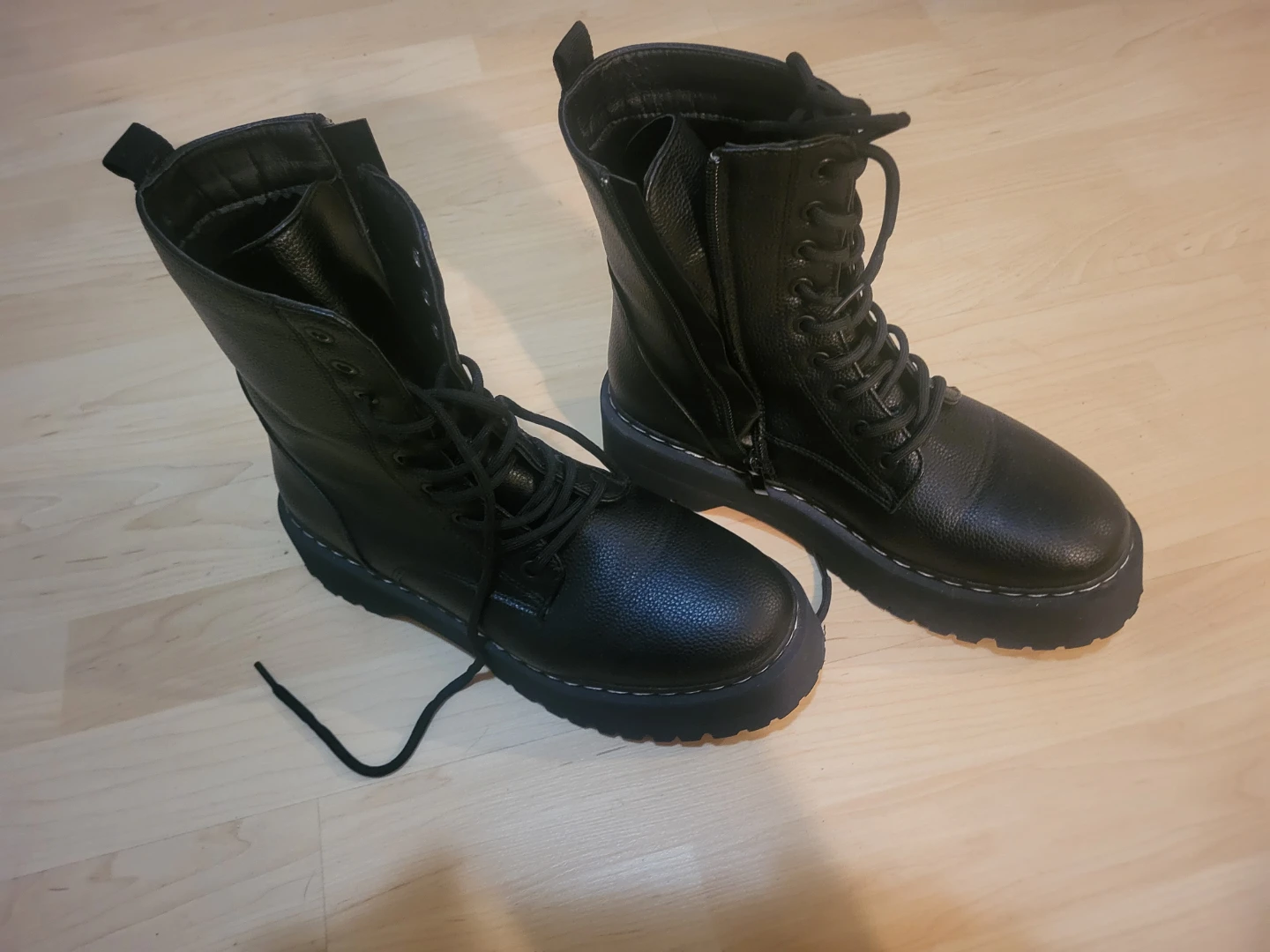 Black Lace-Up Platform Boots - photo 4