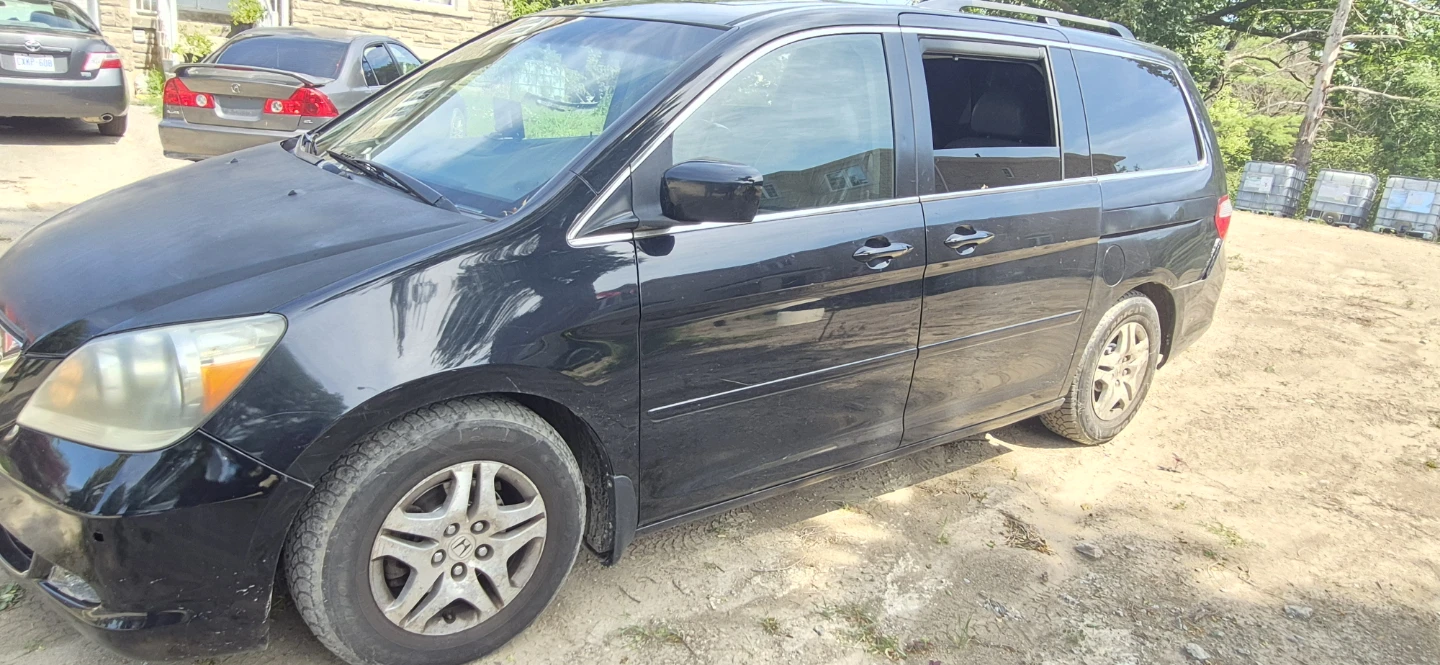 Honda Odyssey Minivan - photo 2