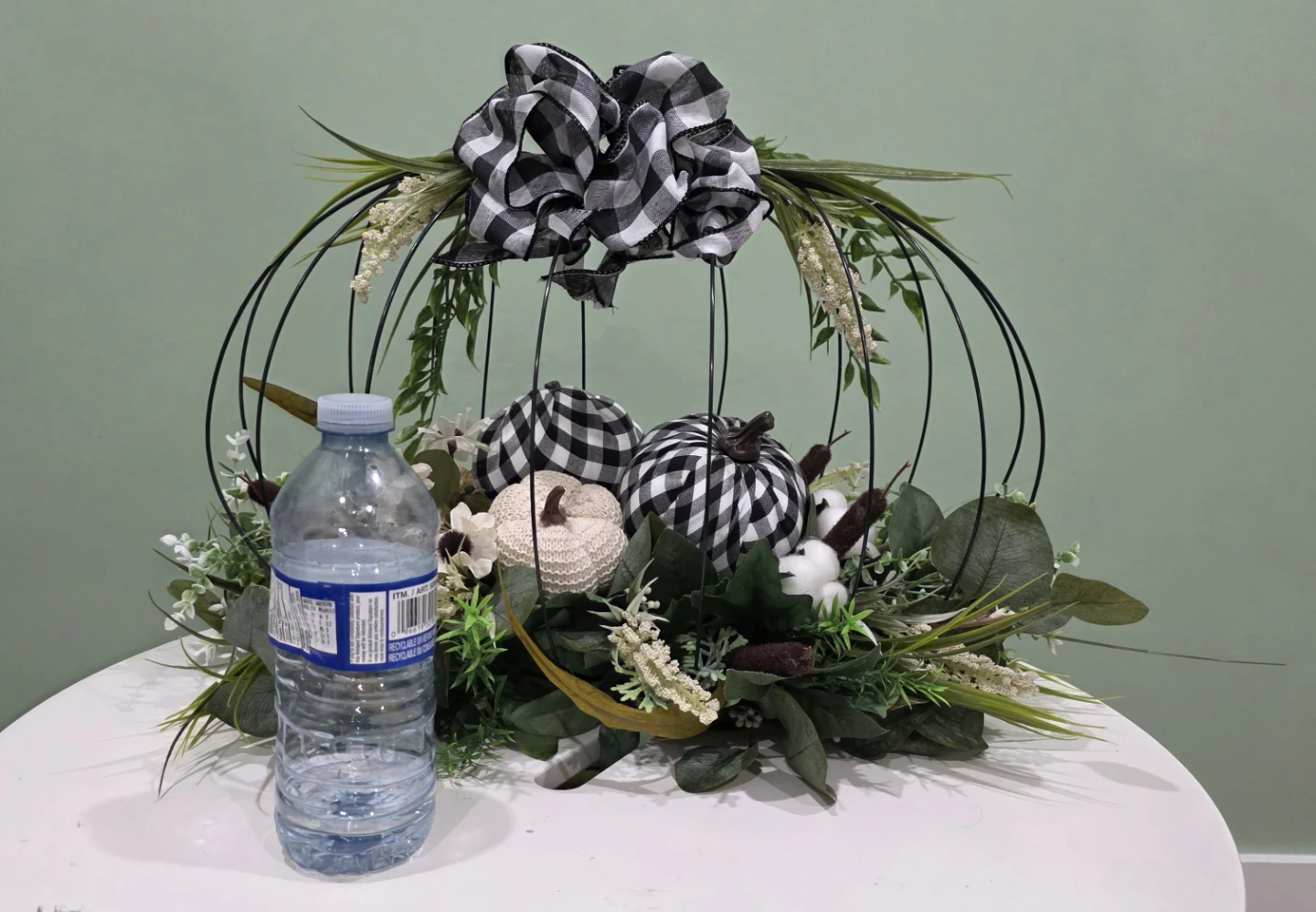 Fall pumpkin wire cage decor center piece - photo 4