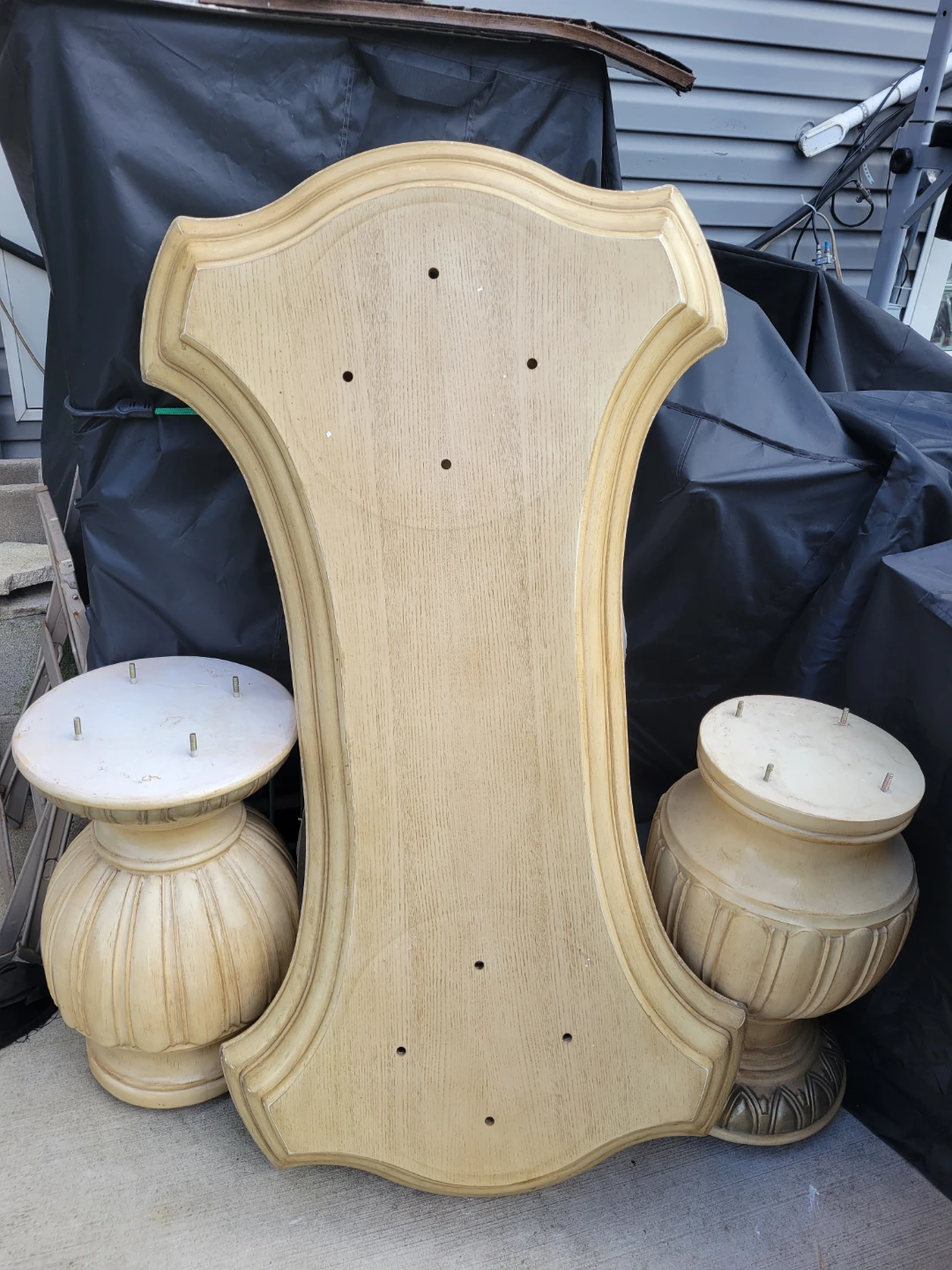 Vintage Pedestal Dining Table - photo 2