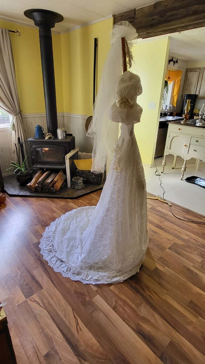 Vintage White Lace Wedding Dress